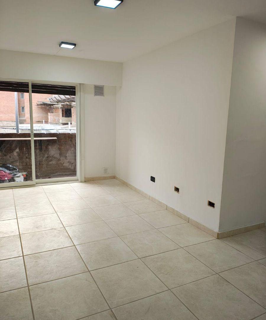 Foto de Alquiler Caseros 906 1 dormitorio externo con balcòn, imagen 5