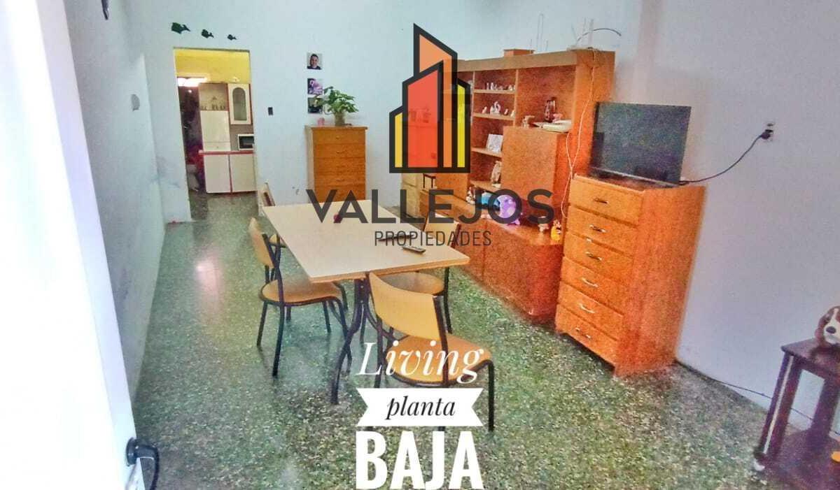 Foto de VENTA EN BLOCK | casa 4 amb + depto. 2 amb + local, imagen 4