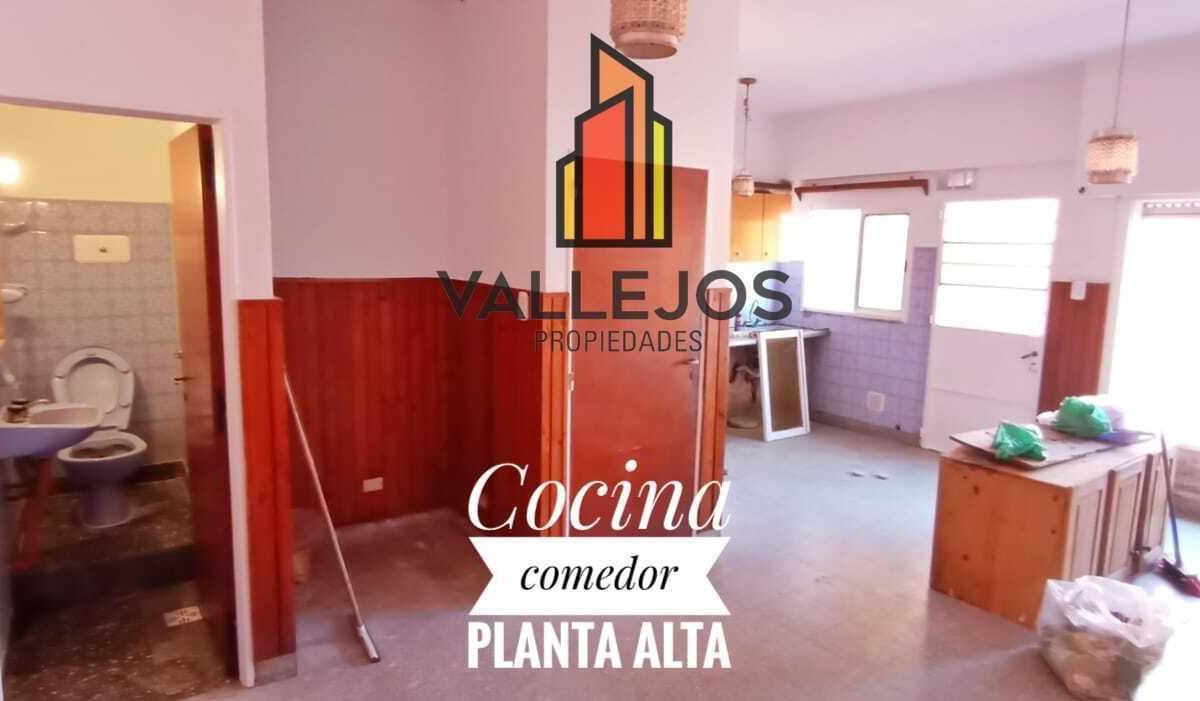 Foto de VENTA EN BLOCK | casa 4 amb + depto. 2 amb + local, imagen 5