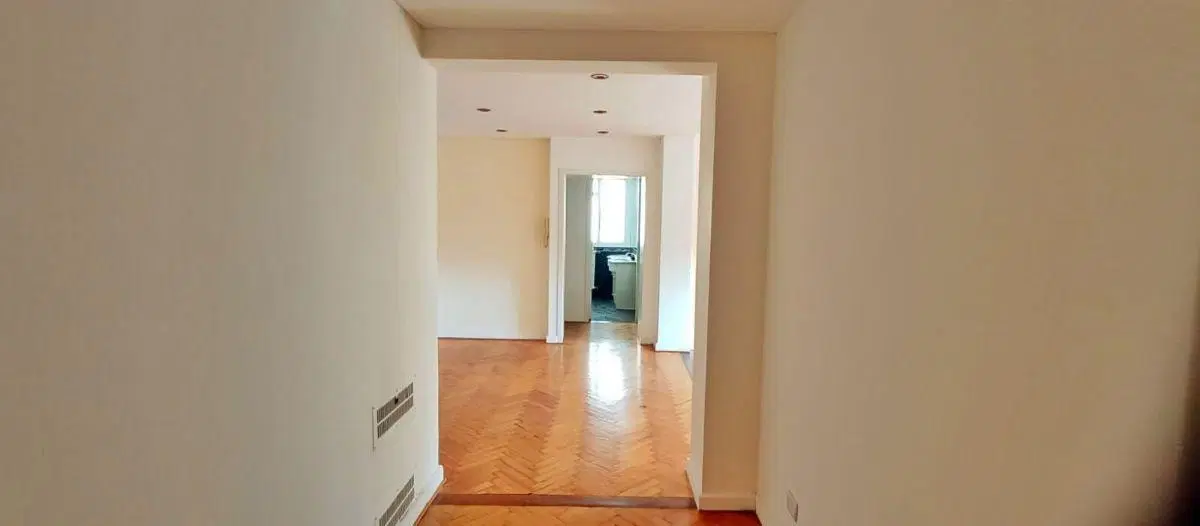 Departamento de 4 ambientes muy luminosos en excelente estado 5