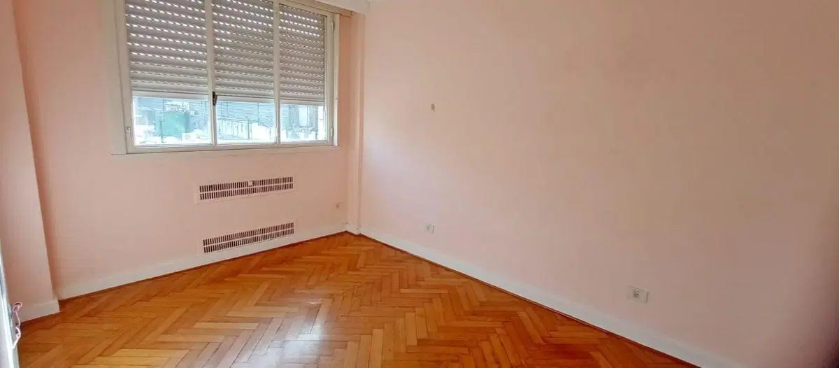 Departamento de 4 ambientes muy luminosos en excelente estado 2