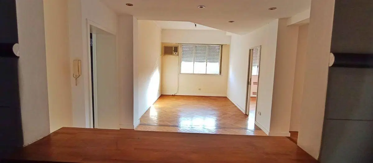 Departamento de 4 ambientes muy luminosos en excelente estado 3