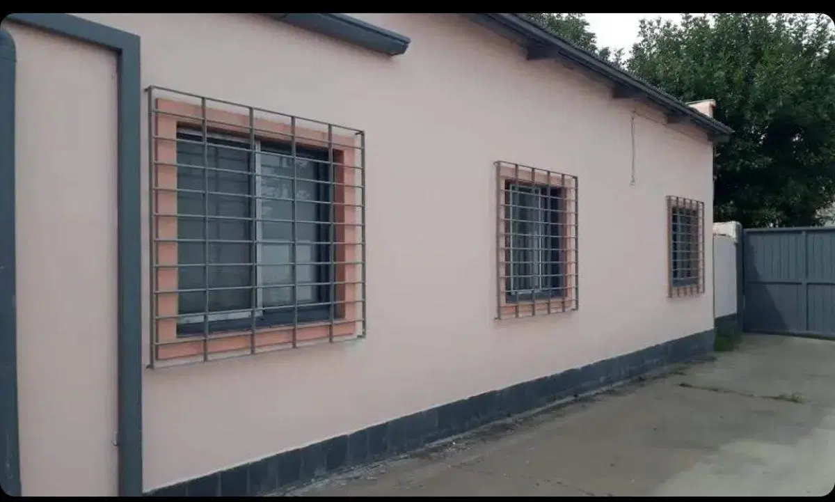 ALQUILER Consultorio / oficina en PH 4 ambientes, cocina y baño 4