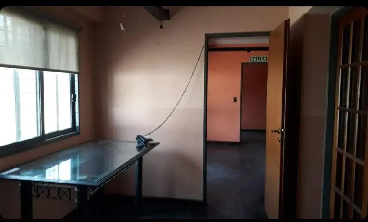ALQUILER Consultorio / oficina en PH 4 ambientes, cocina y baño 2