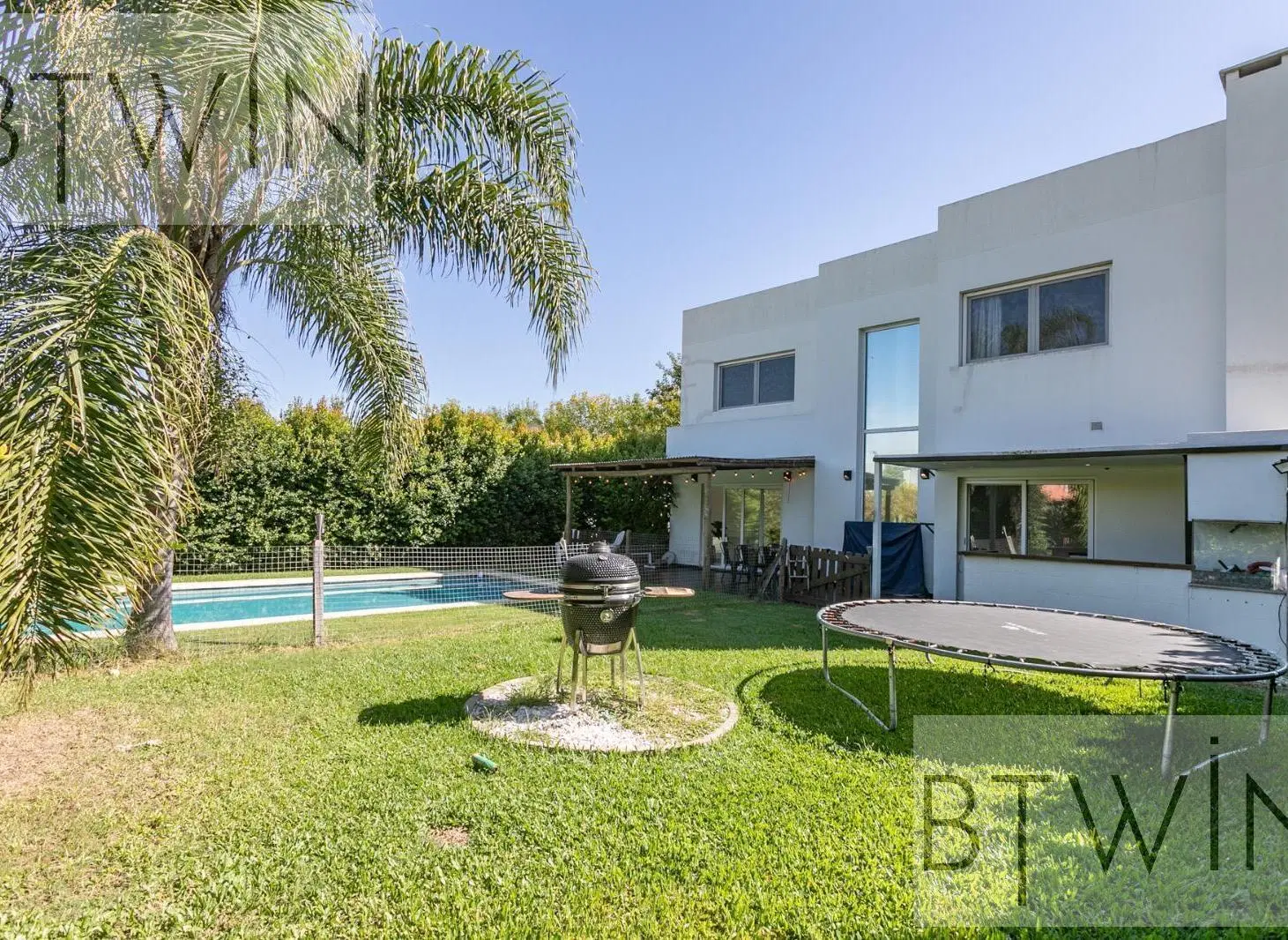 Casa en  venta en La Comarca, 3 amplios dormitorios, piscina y parque 3