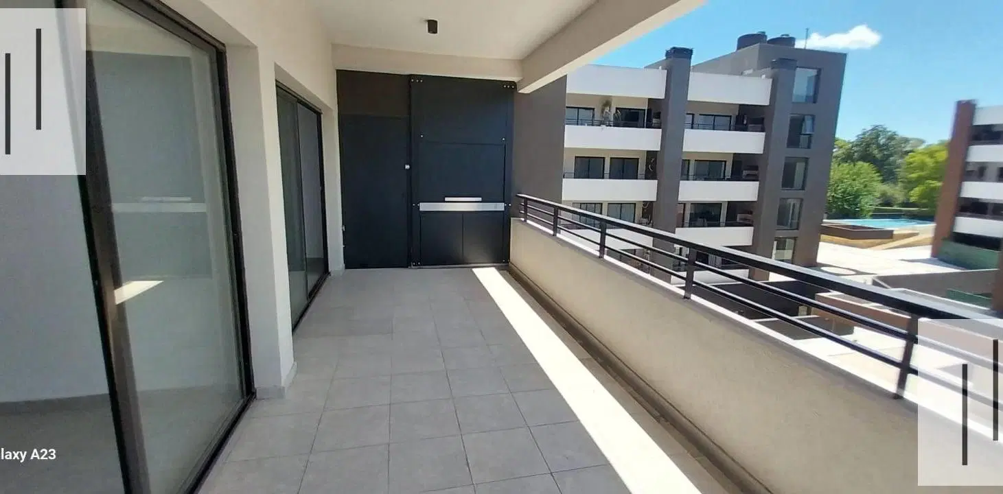 VENTA DEPARTAMENTO DE 2 AMBIENTES EN HURLINGHAM-  PARRILLA, BALCON, COCHERA CUBIERTA, AMENITIES 4