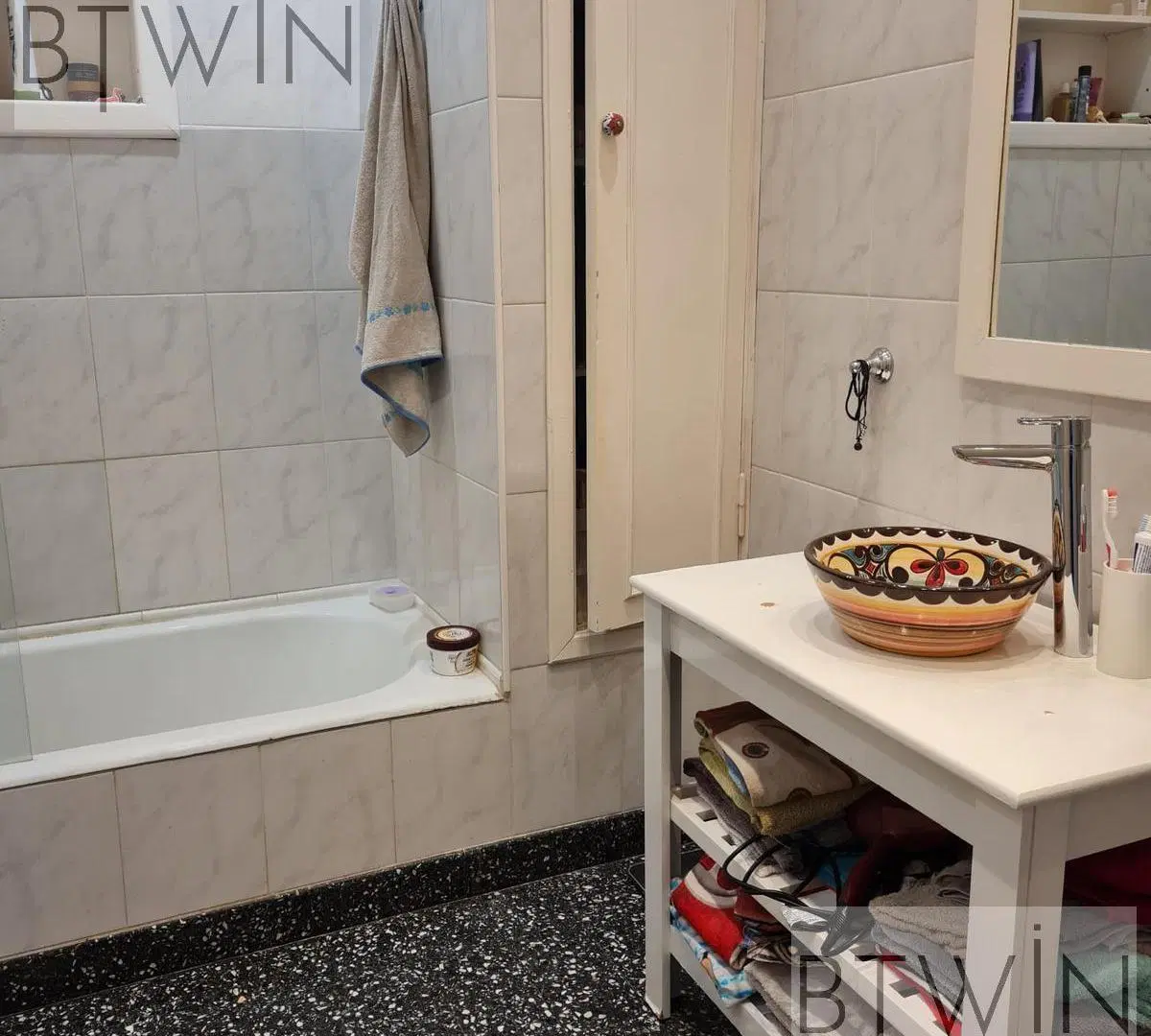 Venta Casa en  Tigre sobre Av. Italia 8