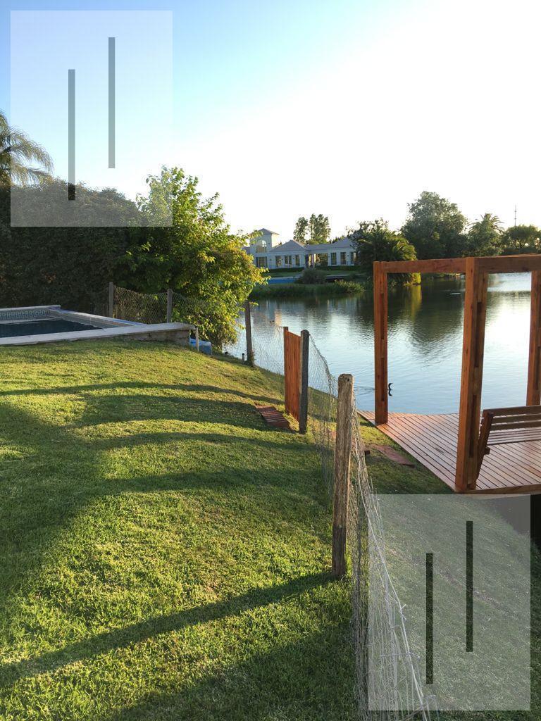 Foto de Casa al agua en venta en Barrancas del Lago Nordelta, imagen 2
