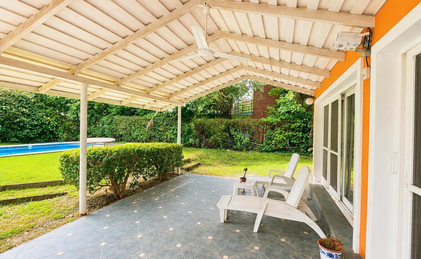 Foto de Venta casa con pileta y amarra en Barrio Cerrado, imagen 3