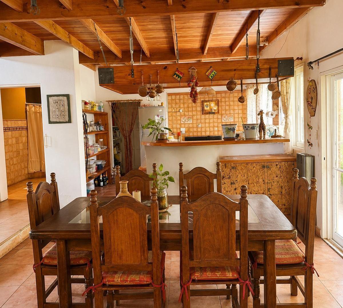 Foto de Venta casa con pileta y amarra en Barrio Cerrado, imagen 2