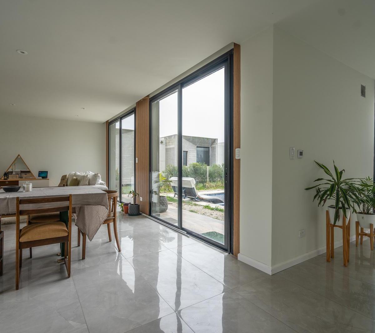 Vende, Casa, Las Golondrinas Hudson Al 100 1