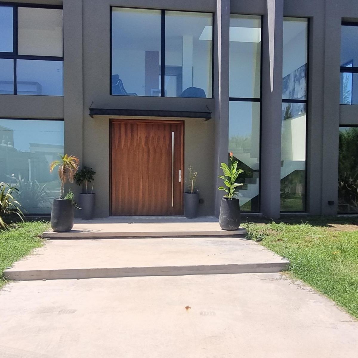 Vende, Casa, Las Golondrinas Hudson Al 100 5