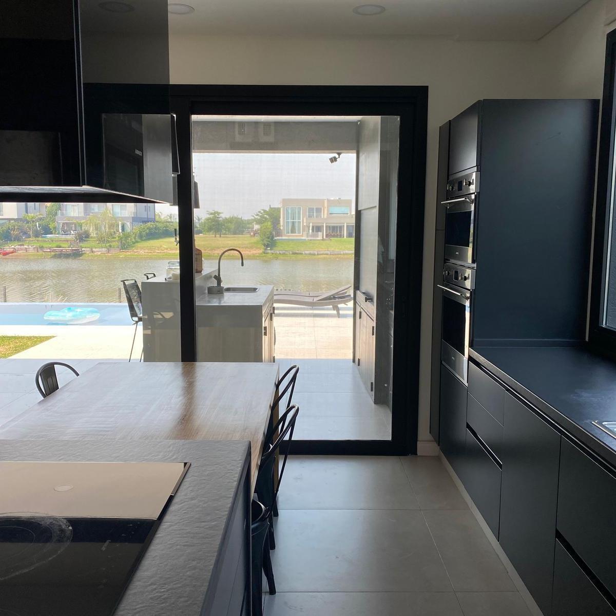 Casa en Venta, El Canton, Barrio Islas, Lote Al 100 2