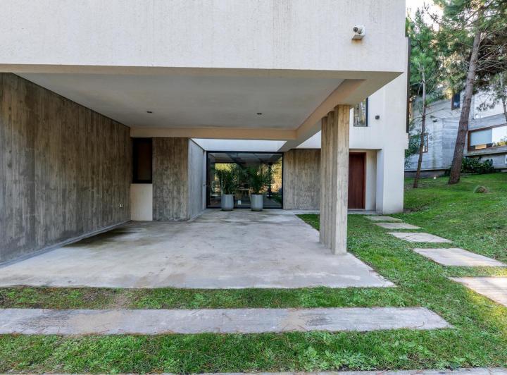 Casa en  VENTA CASA COSTA ESMERALDA, BARRIO SENDEROS IV, LOTE AL 486, 5 AMBIENTES 3