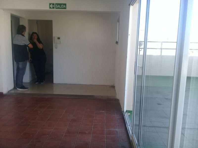 Foto de EXELENTE OFICINA AMPLIA CON PRIVADO Y BALCON AL FRENTE 105MT, imagen 5