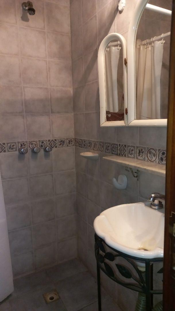 Foto de Venta de CHALET HERMOSO DE 3 AMBIENTES CON PILETA en Los Acantilados, imagen 3