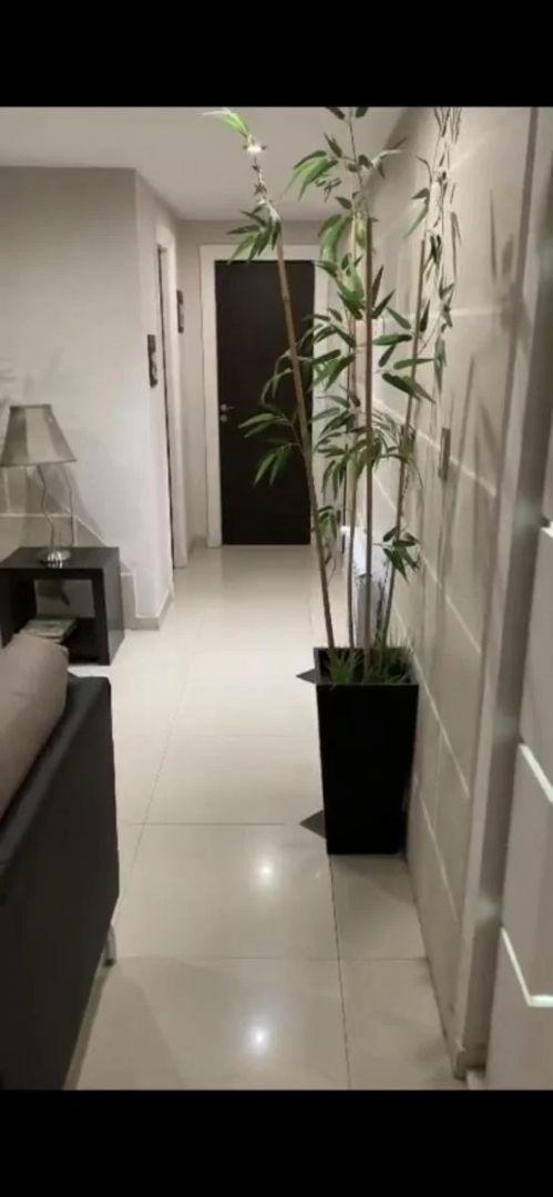 Foto de VENTA MY LINDO DEPARTAMENTO DE 5 AMBIENTES A LA CALLE CON COCHERA en La, imagen 5