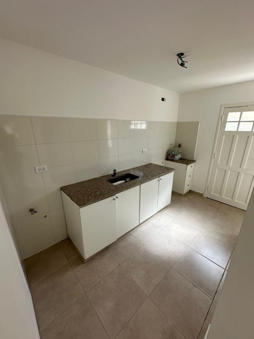 Foto de Venta de Casa 4 AMBIENTES en Los Pinares, Mar del Plata, imagen 2
