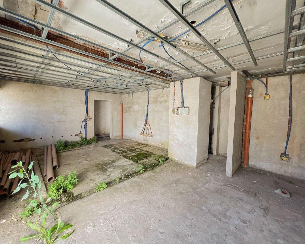 Foto de Desarrollo inmobiliario con obra avanzada y planos aprobados. Francia, imagen 2