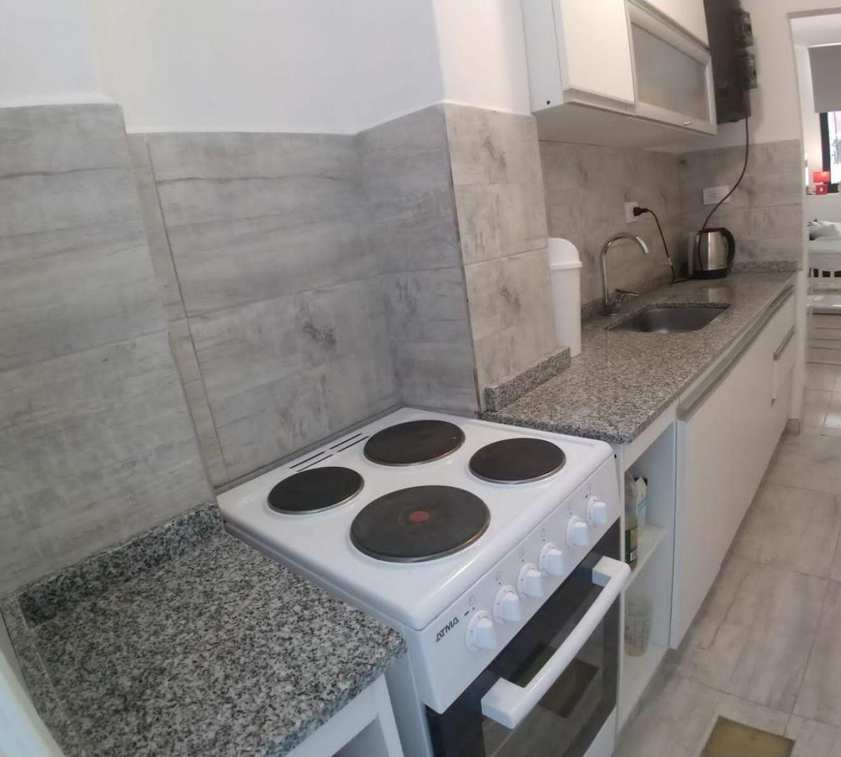 Foto de Venta de Departamento 2 AMBIENTES RECICLADO A LA CALLE en Plaza Colón, imagen 4