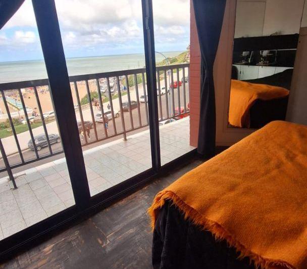 Foto de Departamento 2 ambientes en alquiler - Vista plena al mar - La Perla, imagen 2