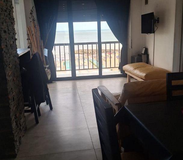 Foto de Departamento 2 ambientes en alquiler - Vista plena al mar - La Perla, imagen 1