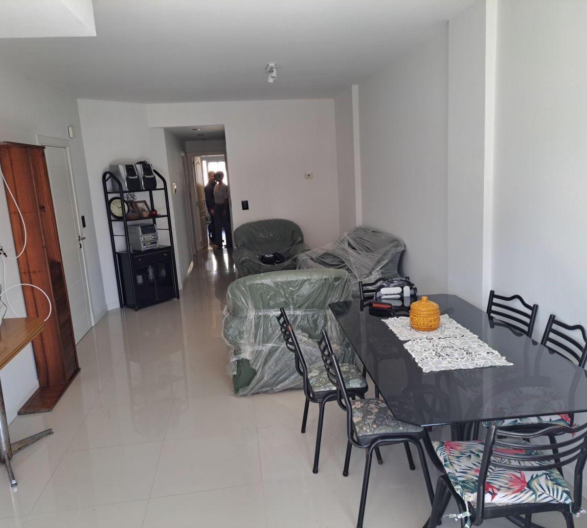 Venta de Departamento de 3 AMBIENTES CON COCHERA en La Perla