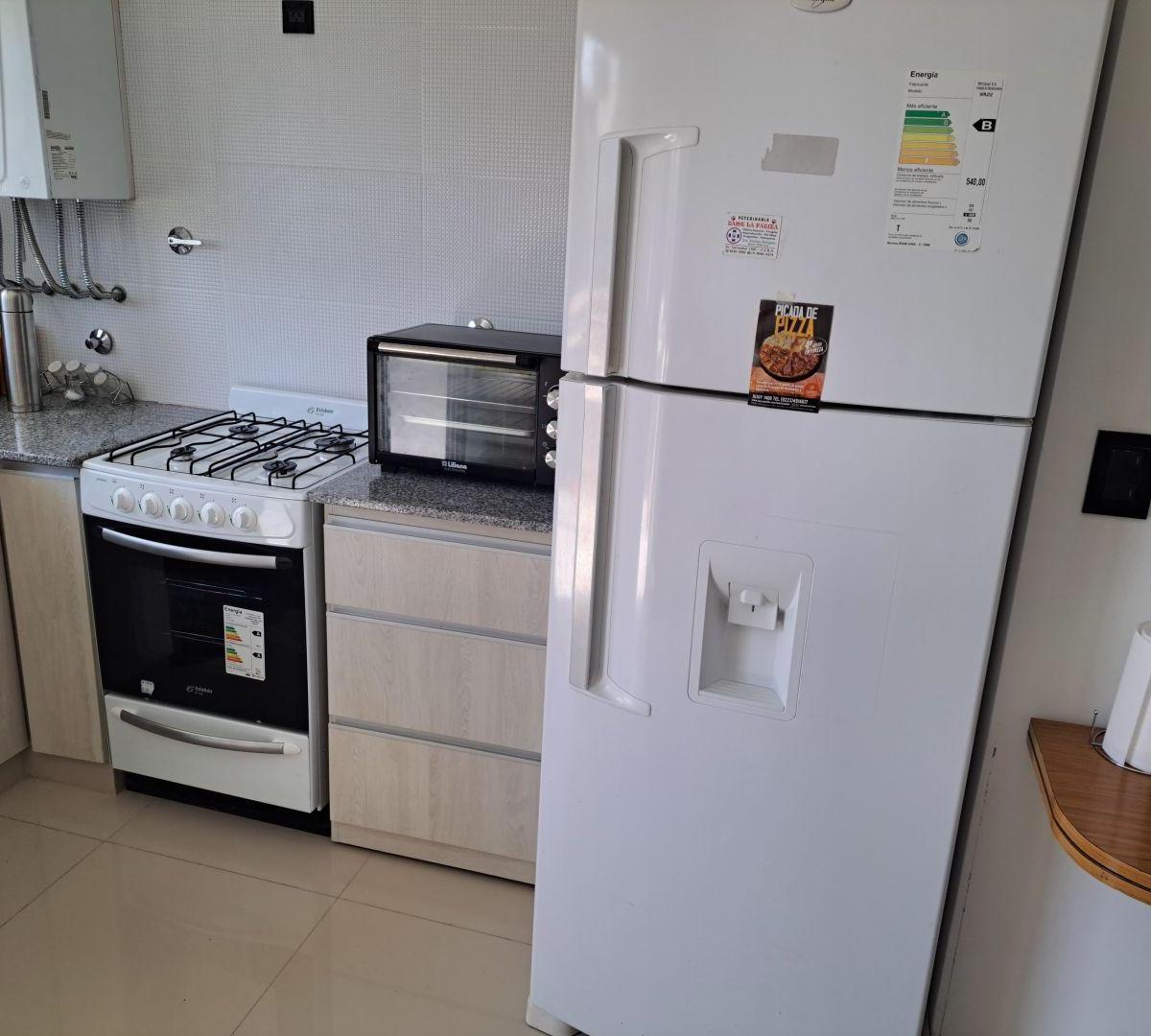 Foto de Venta de Departamento de 3 AMBIENTES CON COCHERA en La Perla, imagen 2