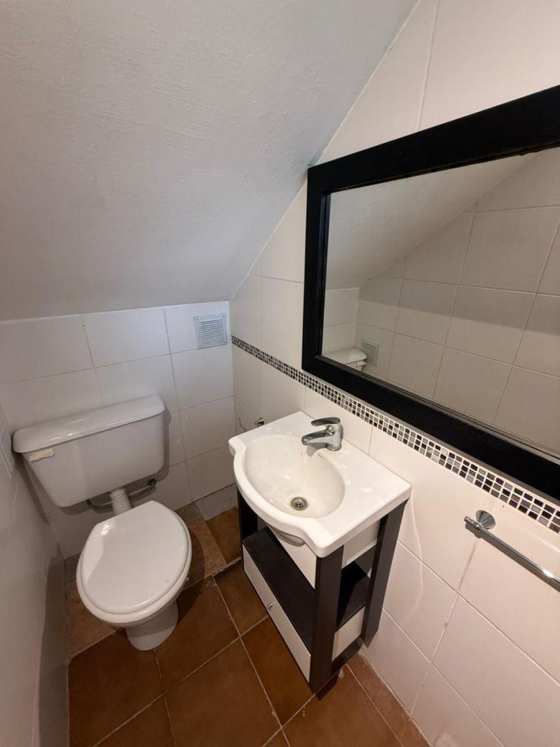 Foto de CHALET ESTILO COLONIAL EN DOS LOTES - PARQUE, PISCINA Y DOBLE GARAGE EN, imagen 5