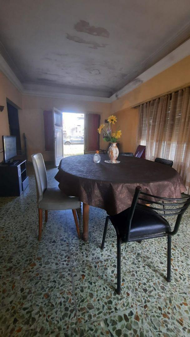 Foto de Venta de CHALET DE 4 Ambientes pocos metros del mar en Punta Mogotes, imagen 3