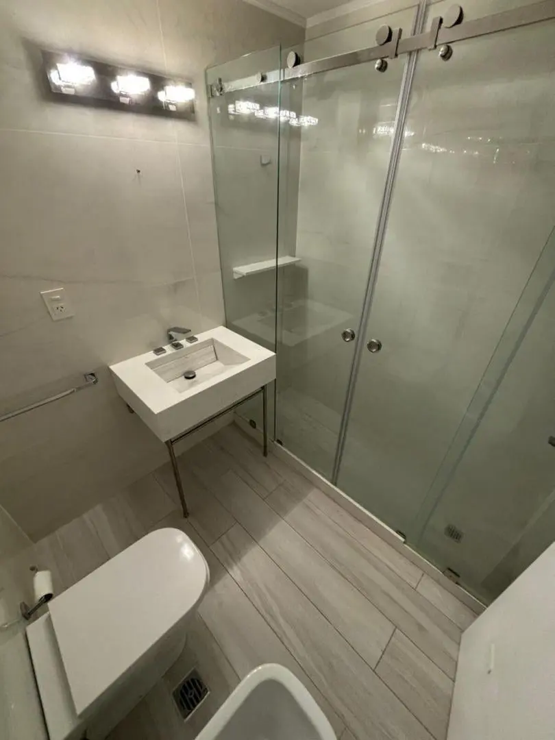 Exclusivo Semipiso de 3 Ambientes con Dependencia - Totalmente Reciclado a Nuevo 8