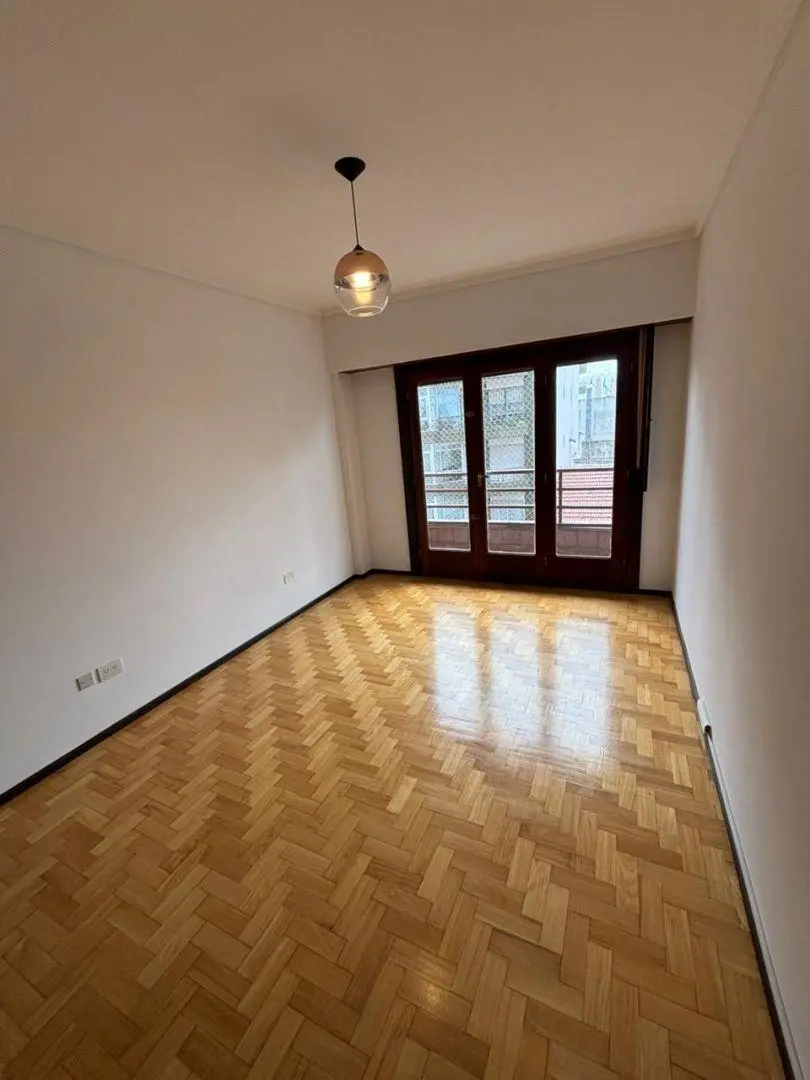 Exclusivo Semipiso de 3 Ambientes con Dependencia - Totalmente Reciclado a Nuevo 5