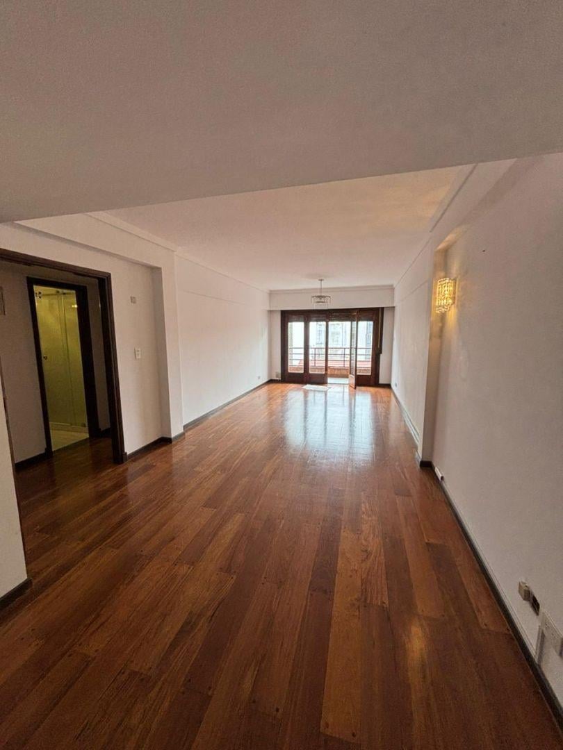 Exclusivo Semipiso de 3 Ambientes con Dependencia - Totalmente Reciclado a Nuevo