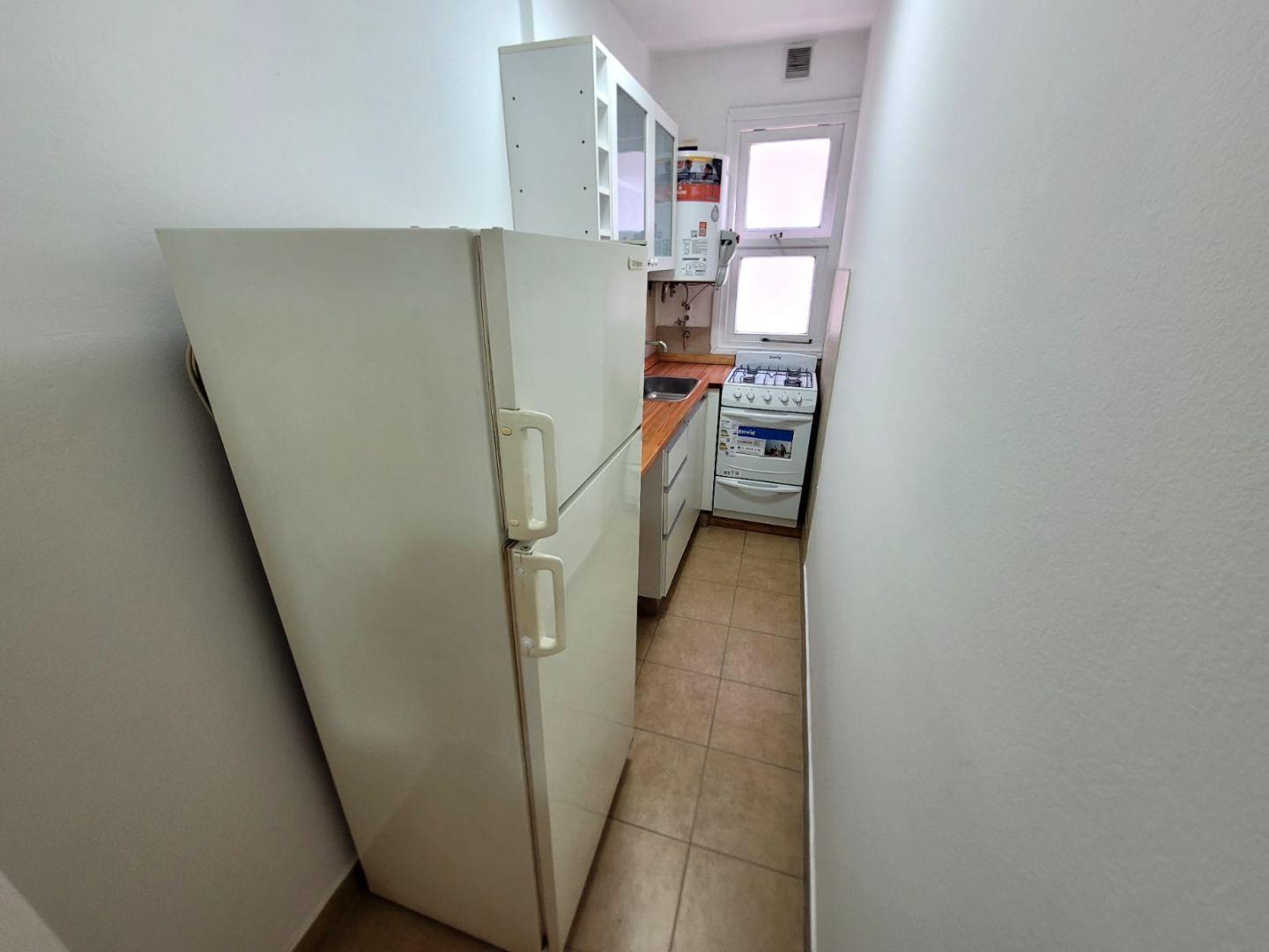 Foto de Departamento de 1 ambiente a la calle con balcón Zona Plaza Colón, imagen 3