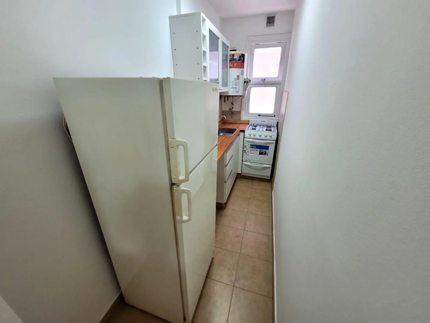 Departamento de 1 ambiente a la calle con balcón Zona Plaza Colón 3