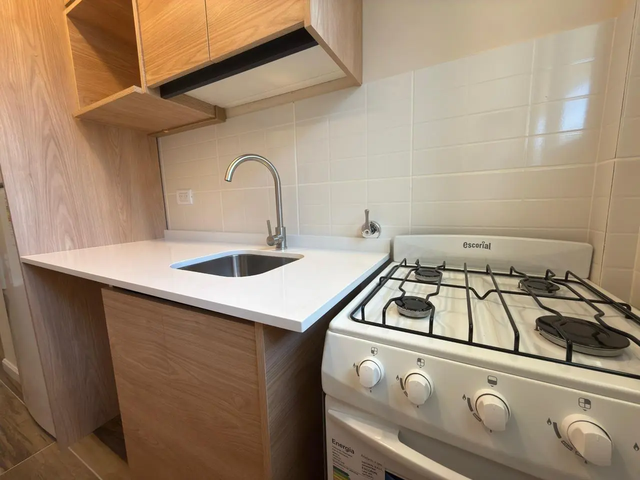 venta 1 ambiente con balcon a la calle 5