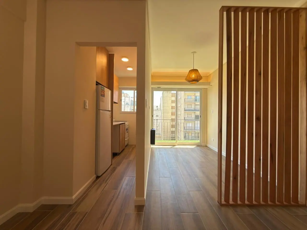 venta 1 ambiente con balcon a la calle 2