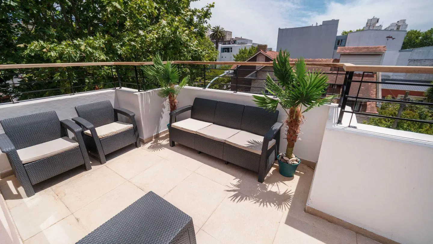 DÚPLEX 4 AMBIENTES CON TERRAZA PROPIA DE 40 M² Y COCHERA EN ZONA ALDREY 4