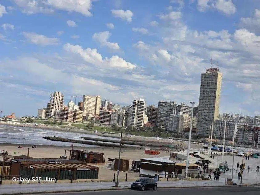 2 AMBIENTES CON DEPENDENCIA RECICLADO A NUEVO FRENTE AL MAR 4