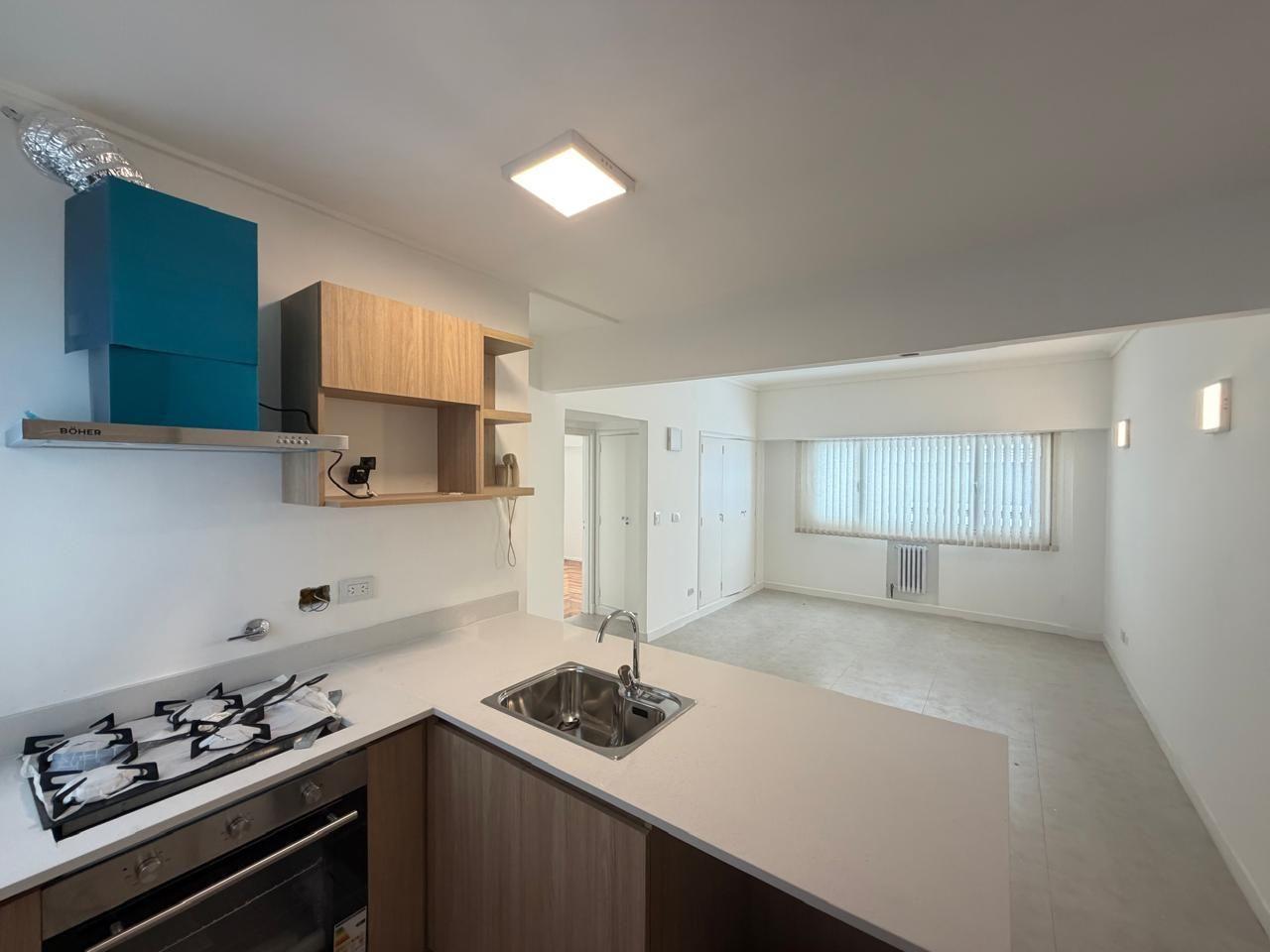 Foto de venta de departamento 2 ambientes al lateral, imagen 3