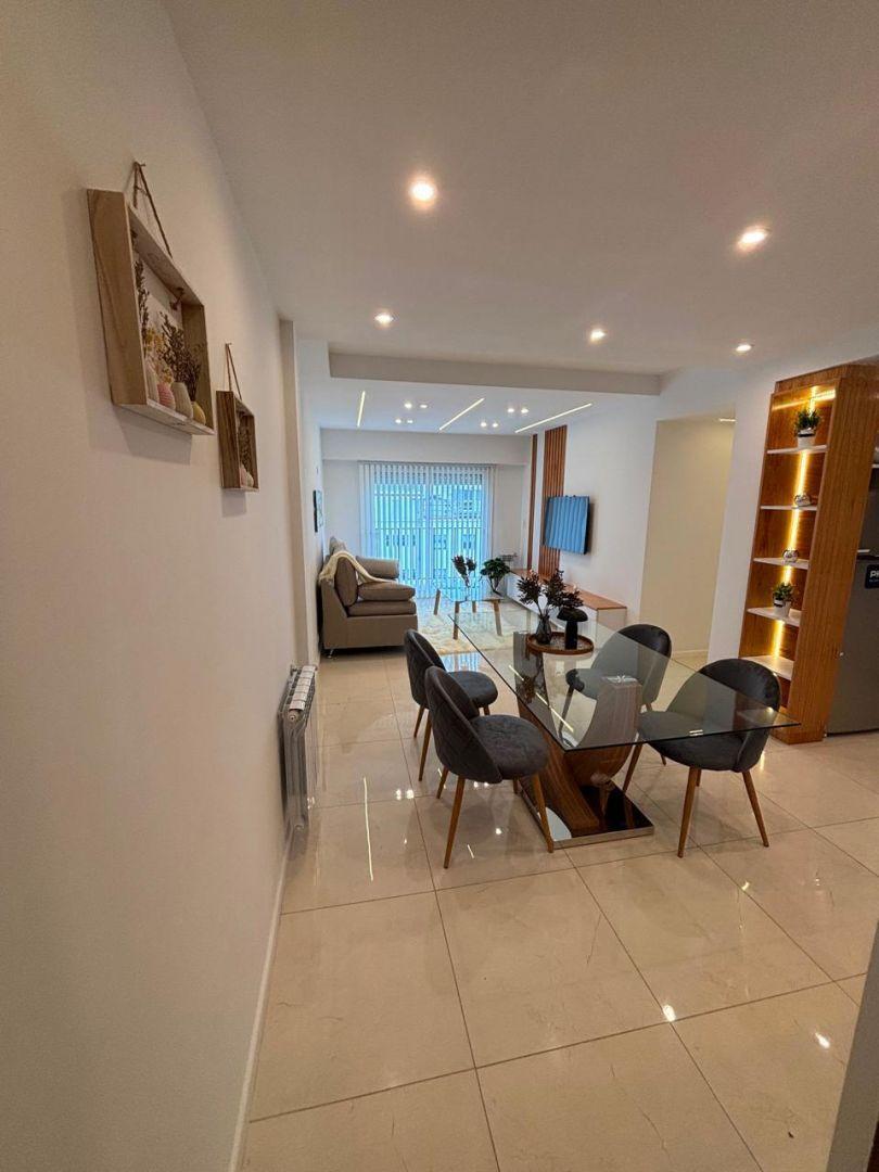 Foto de venta de departamento 4 ambientes a la calle con balcon corrido, imagen 1