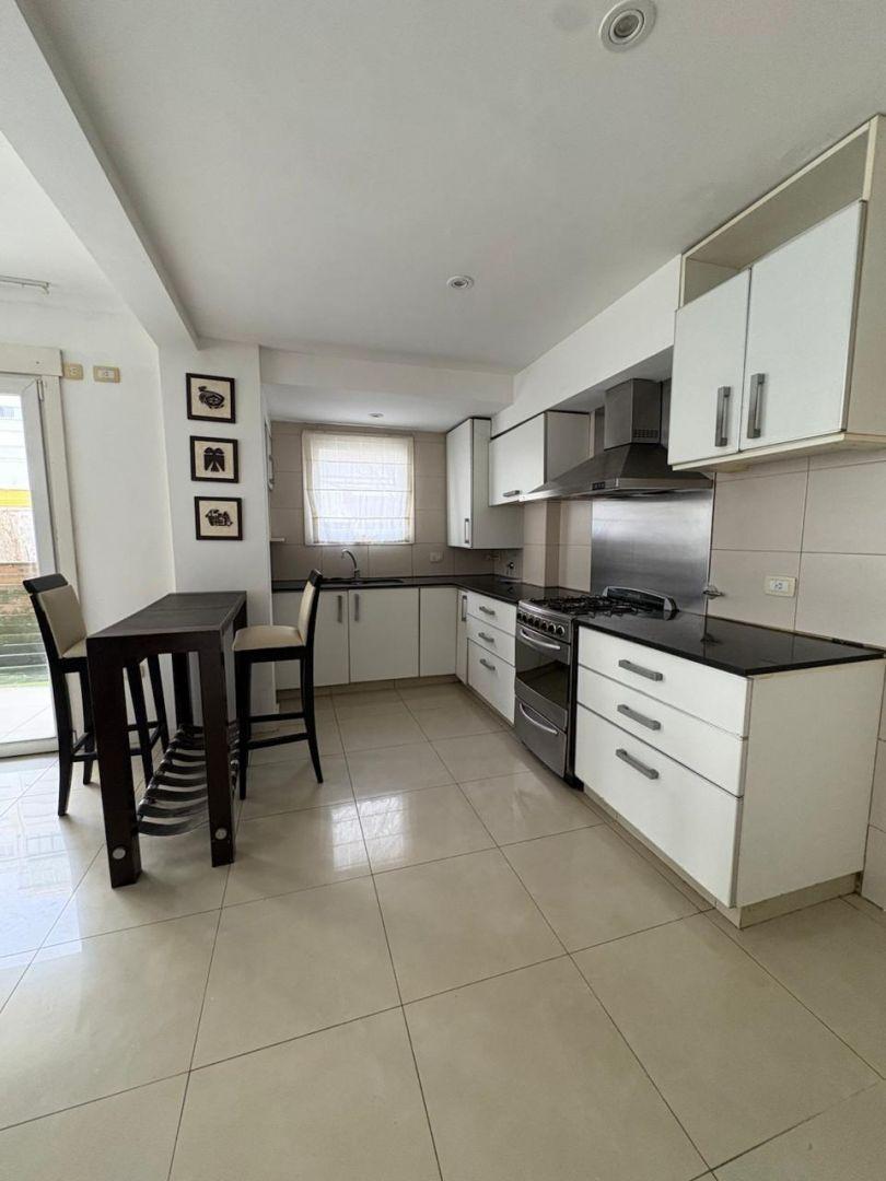 Foto de Venta de Hermoso Departamento 3 AMBIENTES CON COCHERA y baulera en, imagen 5