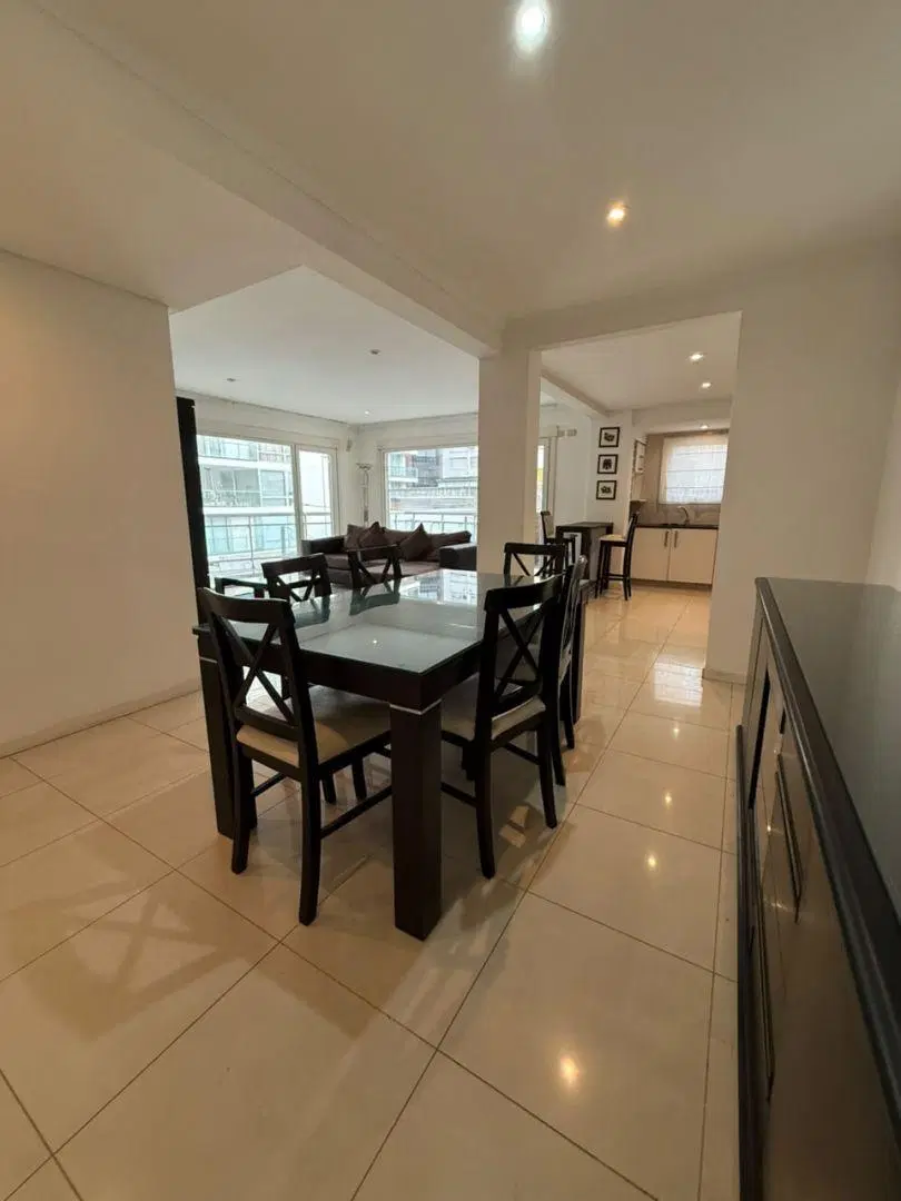 Venta de Hermoso Departamento 3 AMBIENTES CON COCHERA y baulera en Playa Grande, 3