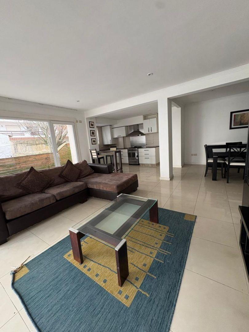 Foto de Venta de Hermoso Departamento 3 AMBIENTES CON COCHERA y baulera en, imagen 2
