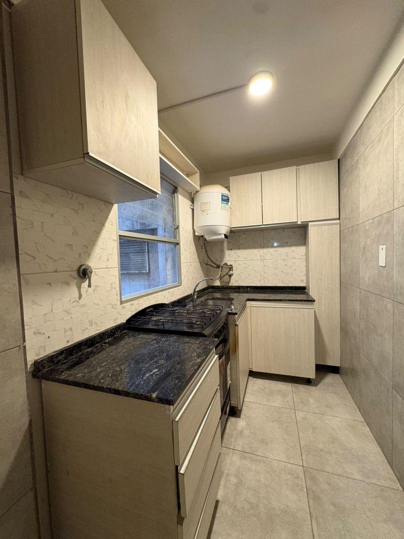 Foto de Alquiler de Departamento 2 Ambientes reciclado en Barrio La Perla, imagen 2