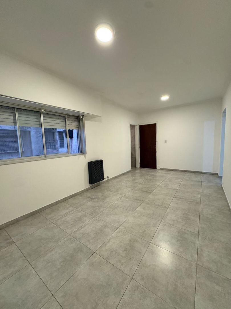 Foto de Alquiler de Departamento 2 Ambientes reciclado en Barrio La Perla, imagen 4