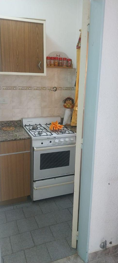 Foto de VENTA DEPARTAMENTO DOS AMBIENTES EN ESTADO ORIGINAL LATERAL CON VISTA A, imagen 3