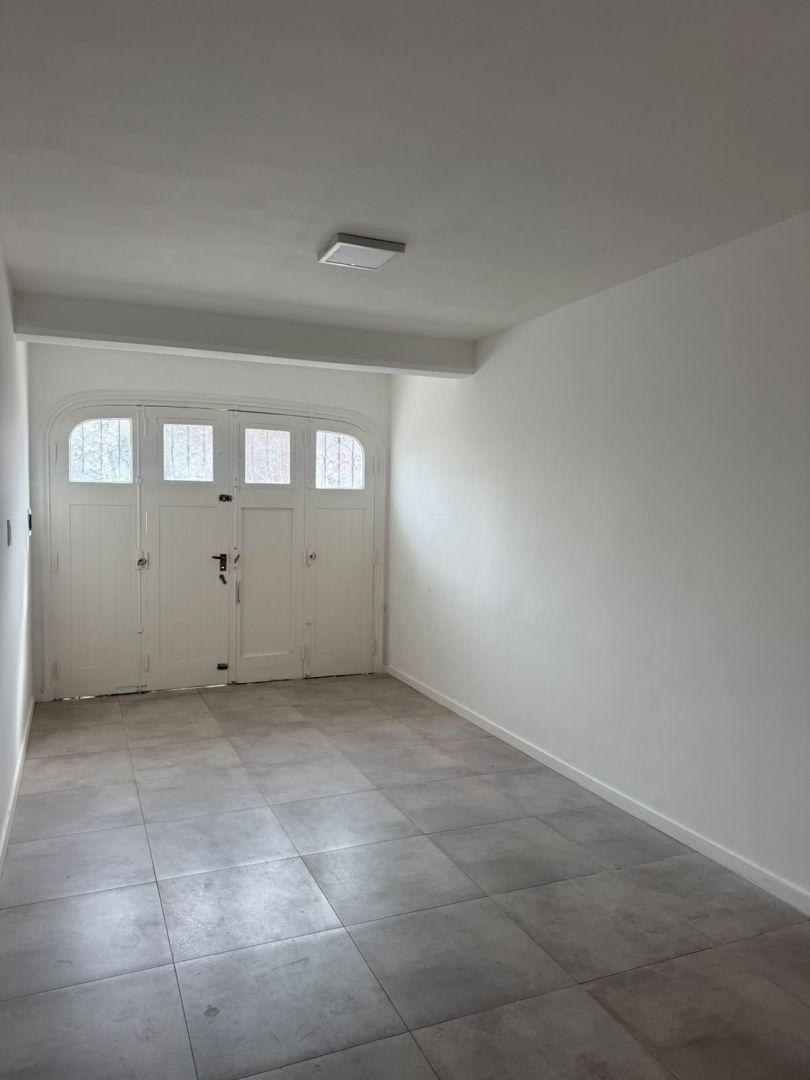 Foto de venta de chalet 4 ambientes + garage, imagen 3
