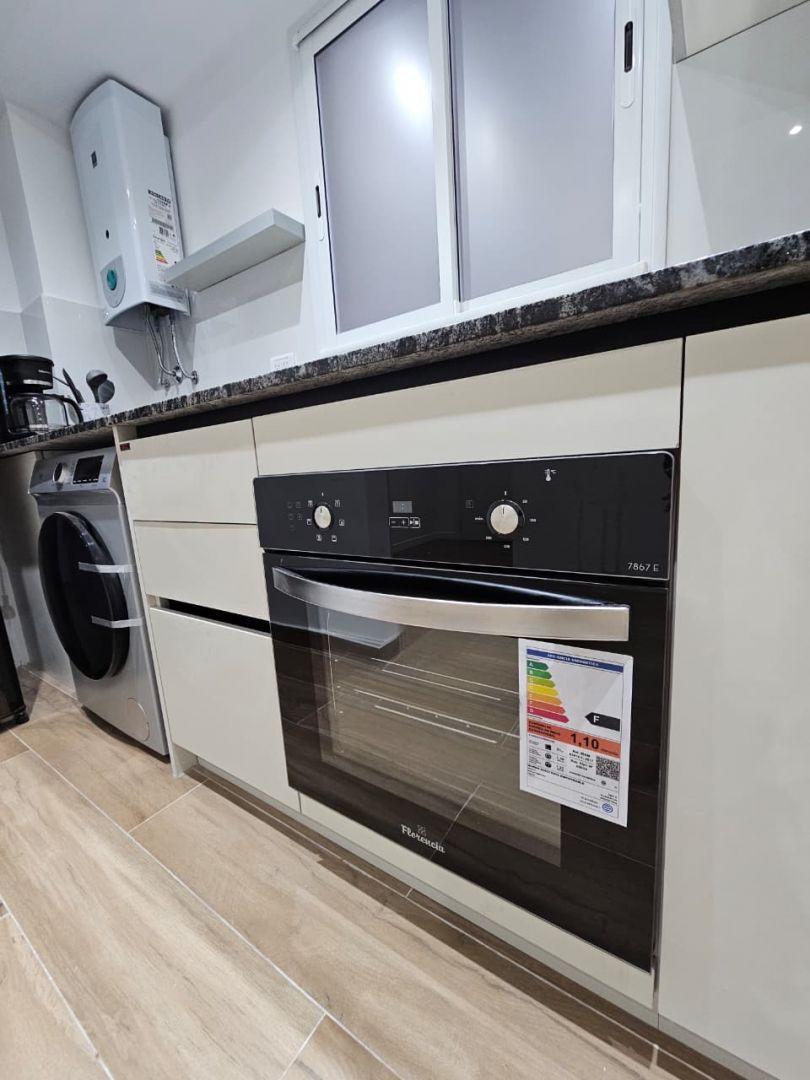 Foto de venta de departamento 2 ambietes con balcon saliente a la calle, imagen 4