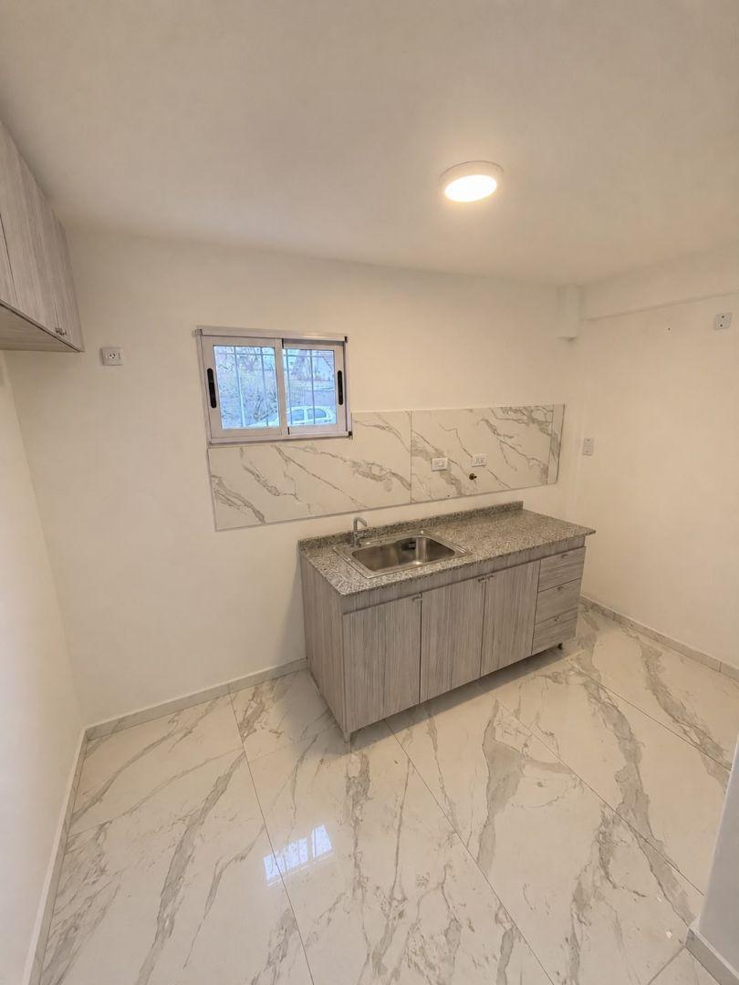 Foto de Dúplex de 3 ambientes reciclado con garaje, terraza propia y balcón en, imagen 2